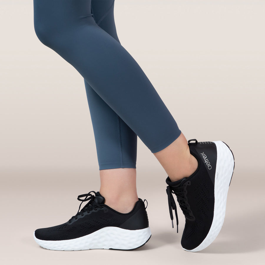 Aetrex Danika Arch Support Sneakers Black