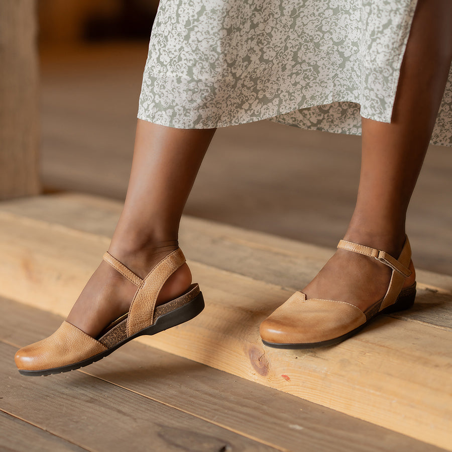 Dansko Rowan Honey Distressed