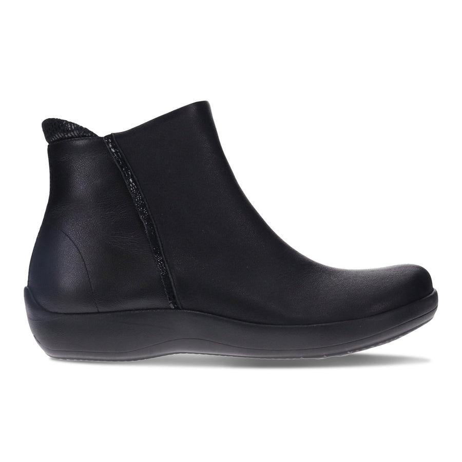 Revere Aberdeen Black Stretch Leather
