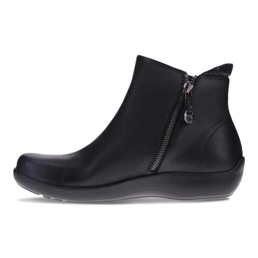 Revere Aberdeen Black Stretch Leather